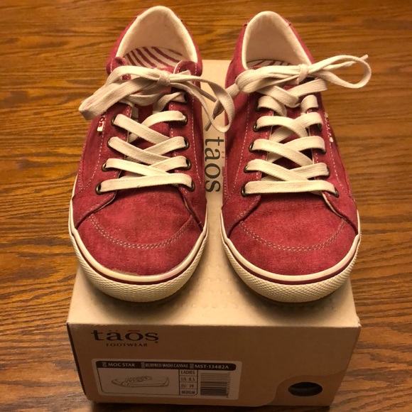 taos moc star sneaker